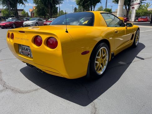 Used 2004 Chevrolet Corvette Z06 w/ Memory Package RWD image 5