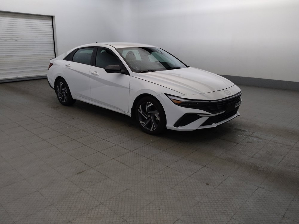Used 2025 Hyundai Elantra Sport FWD image 11