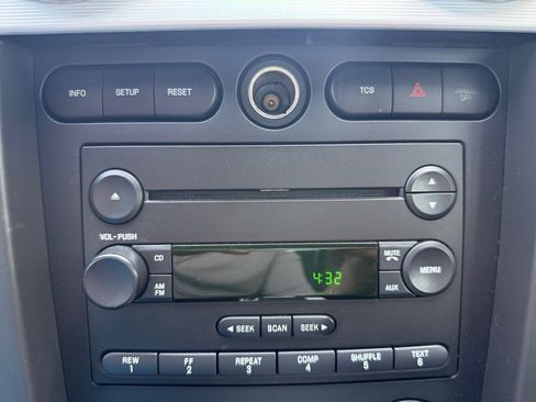 Used 2006 Ford Mustang GT RWD image 18