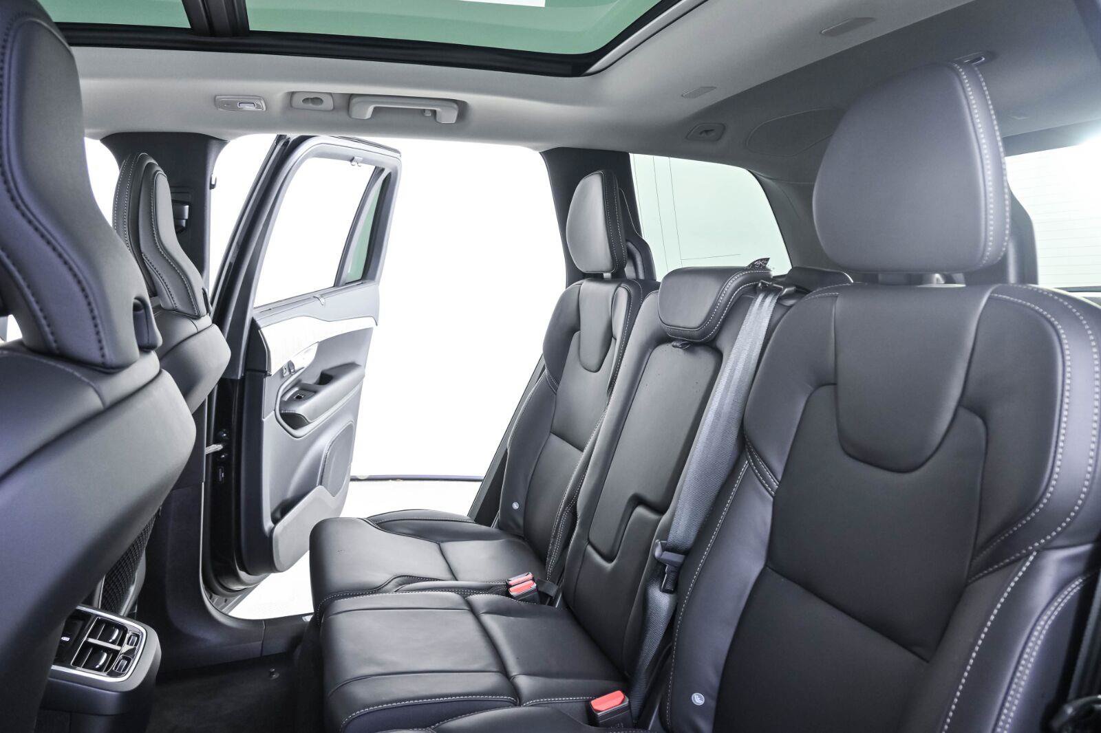 Certified 2024 Volvo XC90 B6 Ultimate w/ Protection Package AWD/4WD image 22