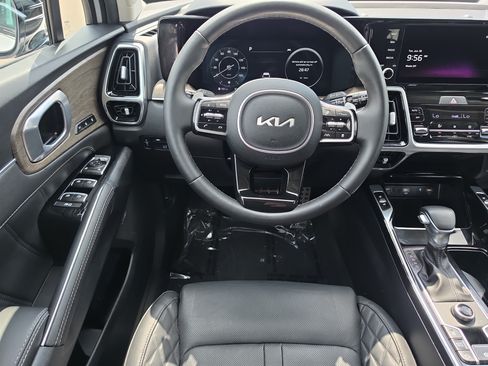Certified 2023 Kia Sorento SX Prestige AWD/4WD image 14