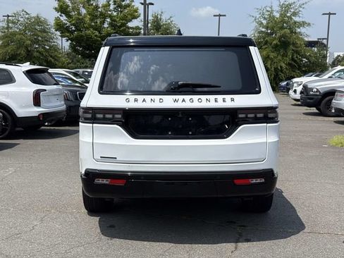 Used 2023 Jeep Grand Wagoneer Series II AWD/4WD image 3
