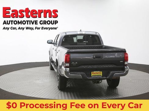 Used 2020 Toyota Tacoma SR5 AWD/4WD image 37