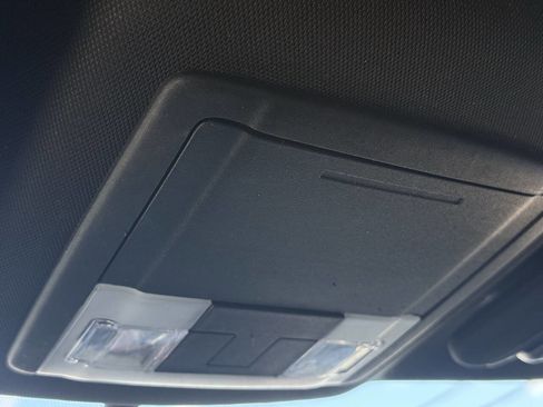 Used 2017 Ford Explorer Limited image 33