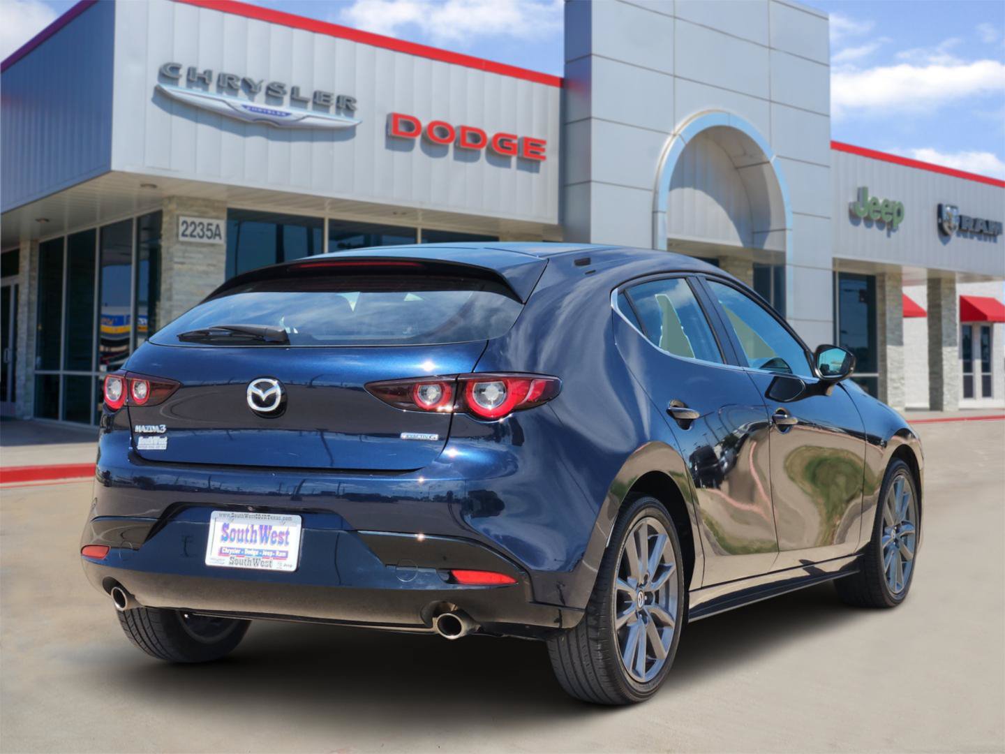 Used 2023 MAZDA MAZDA3 s FWD image 5