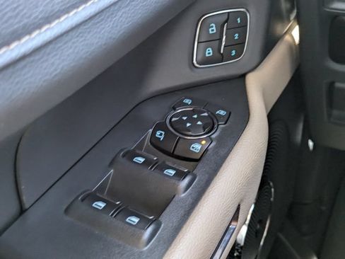 Used 2024 Ford Expedition Limited RWD image 32