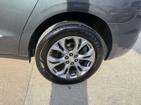 Used 2018 Buick Enclave Avenir w/ Avenir Technology Package AWD/4WD image 38