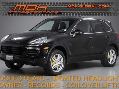 Used 2015 Porsche Cayenne Diesel AWD/4WD image 1