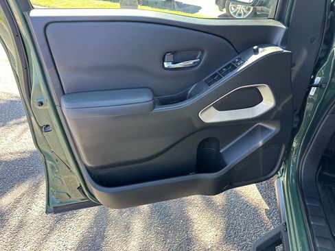 Used 2023 Nissan Frontier SV w/ Technology Package image 10