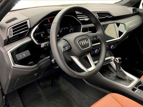 Certified 2025 Audi Q3 2.0T Premium Plus image 14