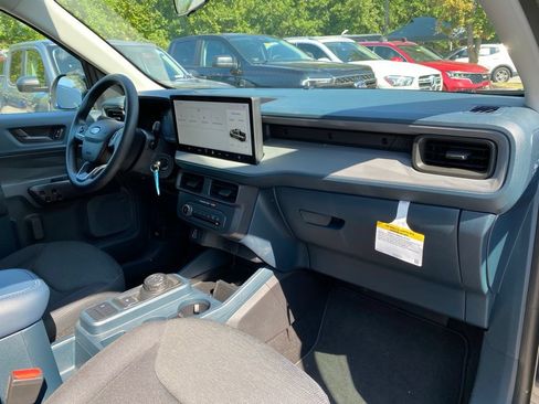 Used 2025 Ford Maverick XL w/ Equipment Group 101A AWD/4WD image 37