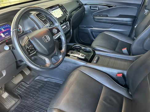 Used 2019 Honda Pilot Touring image 11