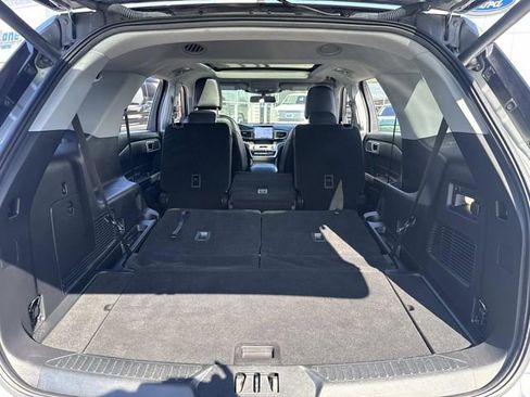 Used 2022 Ford Explorer XLT w/ Equipment Group 202A AWD/4WD image 8