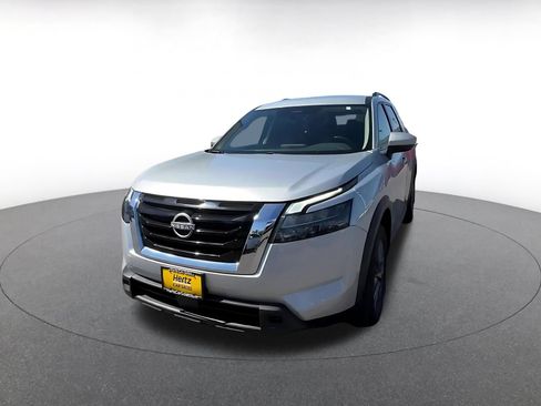 Used 2025 Nissan Pathfinder SV AWD/4WD image 7