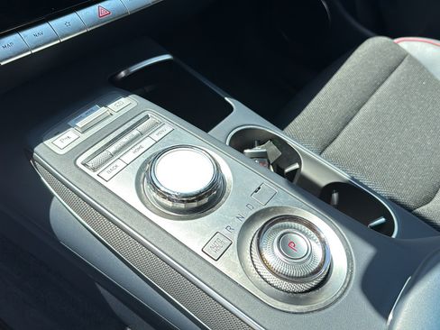 Used 2025 Genesis GV70 3.5T Sport AWD/4WD image 28