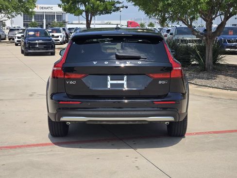 Used 2025 Volvo V60 B5 Cross Country Plus AWD/4WD image 13