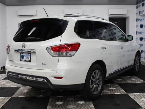 Used 2015 Nissan Pathfinder SL FWD image 4