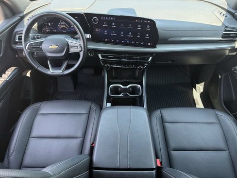 Used 2025 Chevrolet Traverse LT AWD/4WD image 10