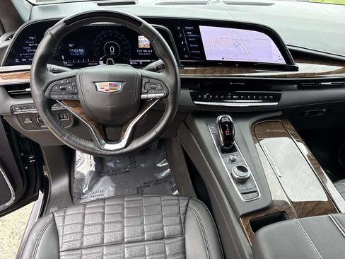Used 2024 Cadillac Escalade ESV Sport Platinum w/ LPO, ONYX Package AWD/4WD image 31