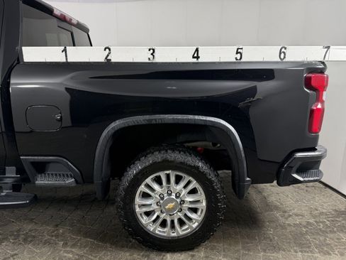 Used 2021 Chevrolet Silverado 2500 High Country w/ Z71 Off-Road Package AWD/4WD image 5