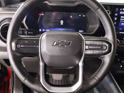 Used 2025 Chevrolet Colorado Trail Boss AWD/4WD image 3