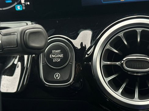 Certified 2025 Mercedes-Benz GLA 250 image 20