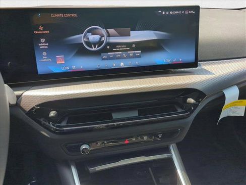 Used 2025 BMW 330i xDrive Sedan w/ Convenience Package AWD/4WD image 11