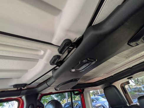 Used 2022 Jeep Wrangler Unlimited Rubicon w/ LED Lighting Group image 27