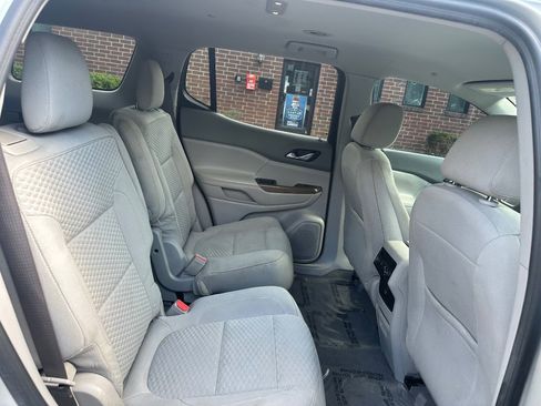 Used 2018 GMC Acadia SLE FWD image 15