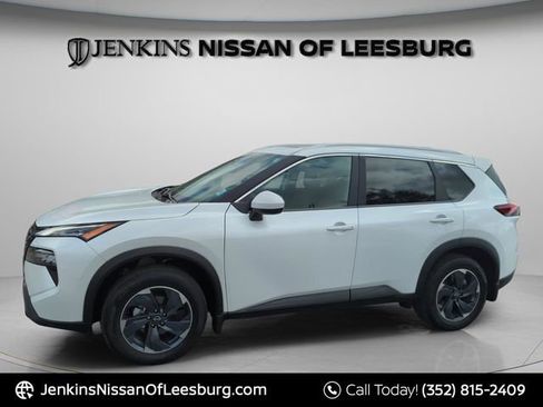 Certified 2024 Nissan Rogue SV w/ SV Premium Package FWD image 13