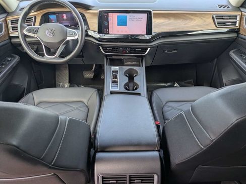 Used 2025 Volkswagen Atlas SE FWD image 15