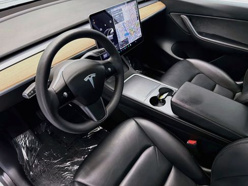 Used 2021 Tesla Model Y Long Range AWD/4WD image 7