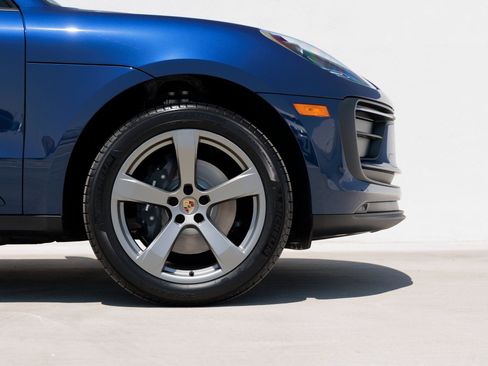 New 2025 Porsche Macan image 11