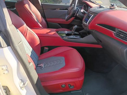 Used 2018 Maserati Levante GranLusso image 21