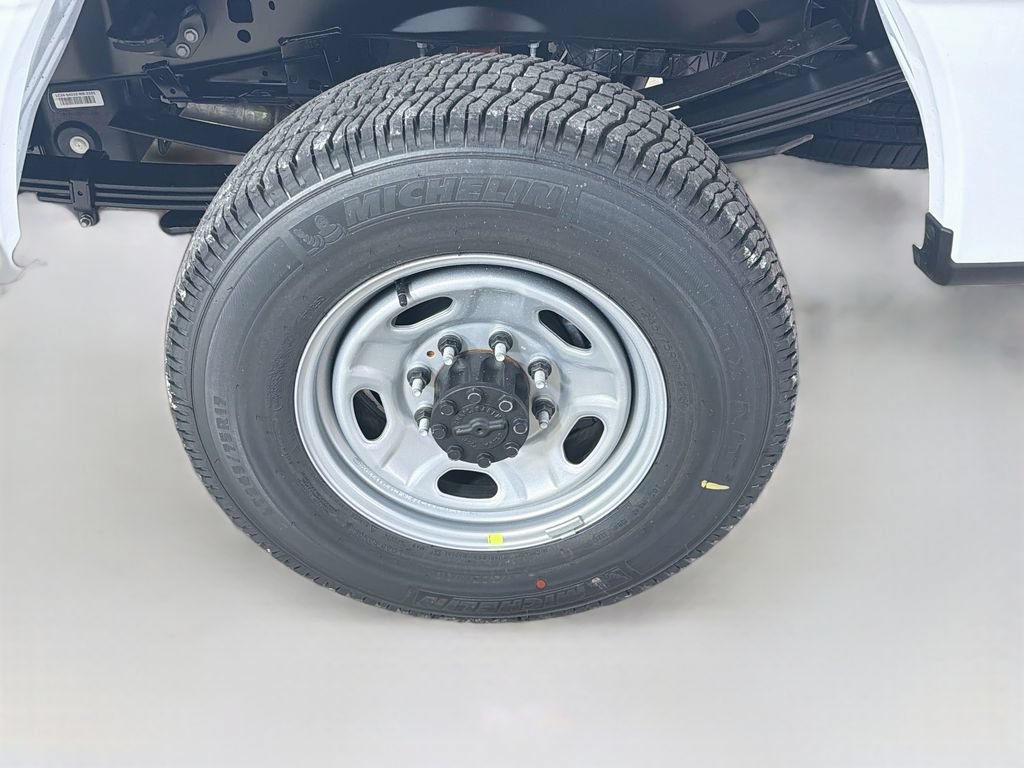 New 2027 Ford F350 XL w/ XL Driver Assist Package AWD/4WD image 17