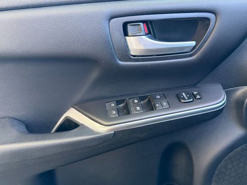 Used 2016 Toyota Camry SE FWD image 12