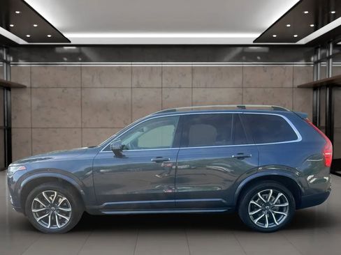 Used 2018 Volvo XC90 T5 Momentum w/ Convenience Package FWD image 3