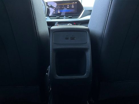 Used 2025 Chevrolet Trax LT image 12