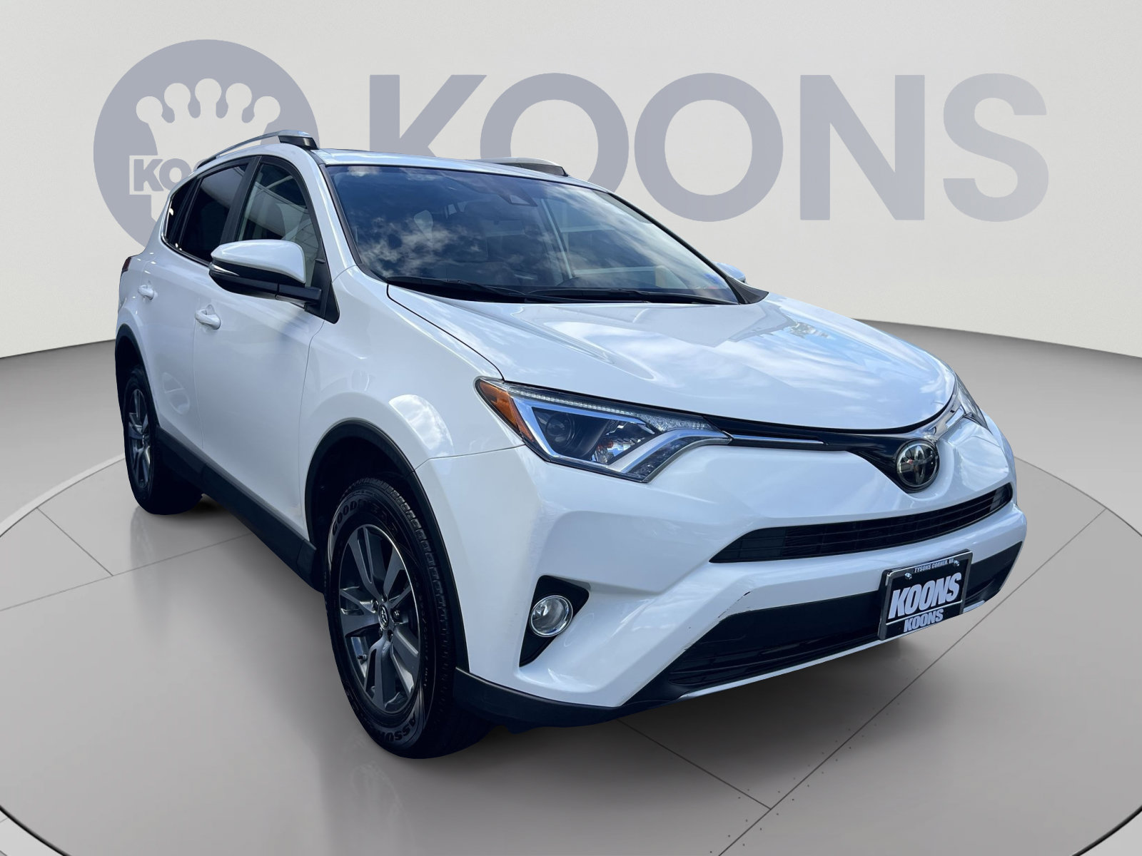 Used 2018 Toyota RAV4 XLE w/ Plus Extra Value Package AWD/4WD image 8