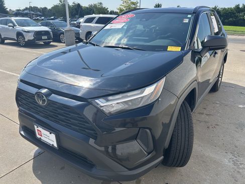 Certified 2025 Toyota RAV4 LE AWD/4WD image 3