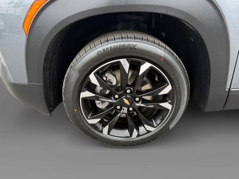 Used 2021 Chevrolet TrailBlazer LT w/ Convenience Package FWD image 9