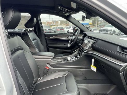 New 2026 Jeep Grand Cherokee Limited w/ Limited Altitude Package AWD/4WD image 14