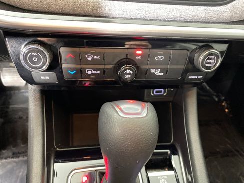 Used 2022 Jeep Compass Sport image 20