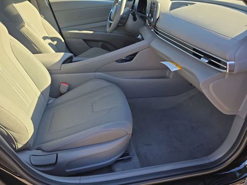 New 2026 Hyundai Elantra SEL Sport Premium image 23