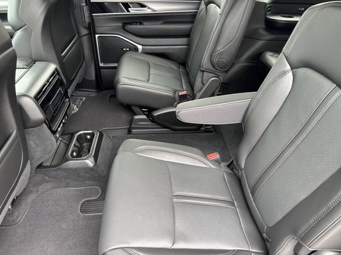New 2026 Jeep Grand Wagoneer 4WD image 26