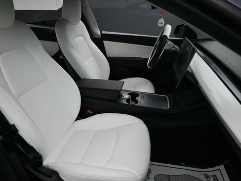 Used 2022 Tesla Model Y Performance AWD/4WD image 28