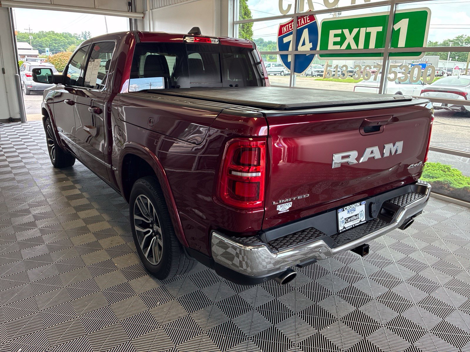 Used 2025 RAM 1500 Limited AWD/4WD image 4