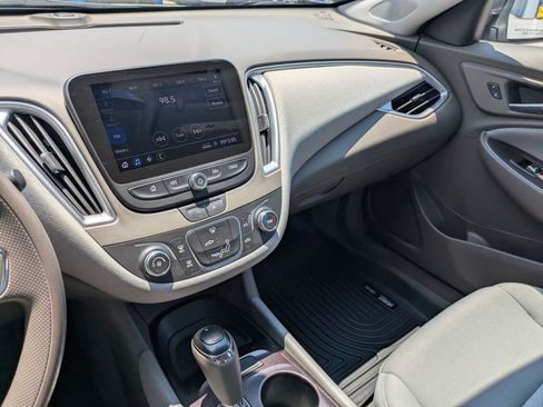Used 2020 Chevrolet Malibu LS FWD image 23