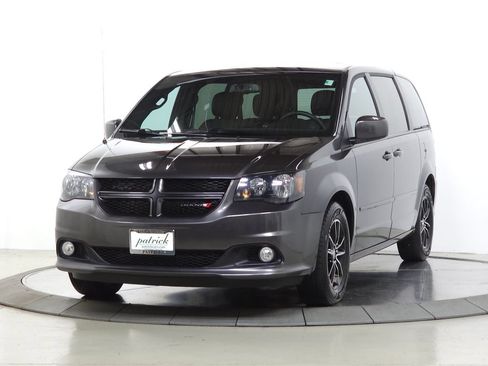 Used 2015 Dodge Grand Caravan R/T w/ Driver Convenience Group FWD image 4