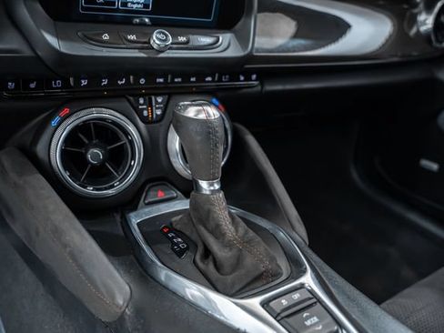Used 2018 Chevrolet Camaro ZL1 RWD image 27